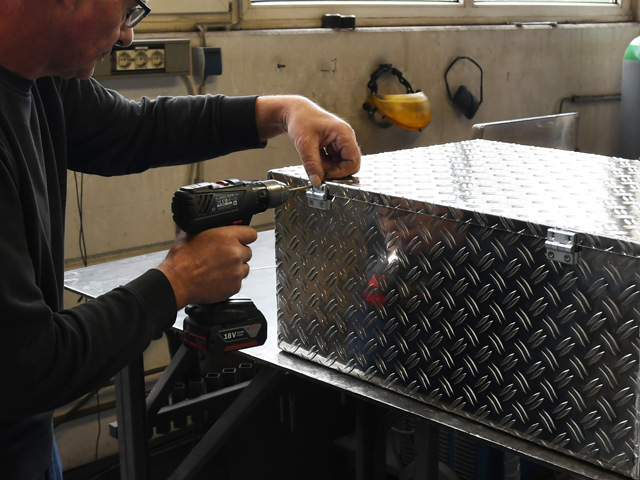 Montage einer Aluminiumbox